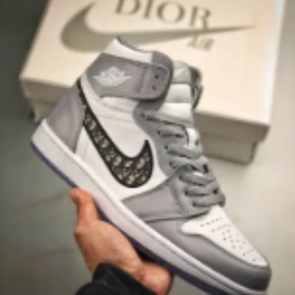 Christian Dior x Nike shoes - Picture 2 of 3